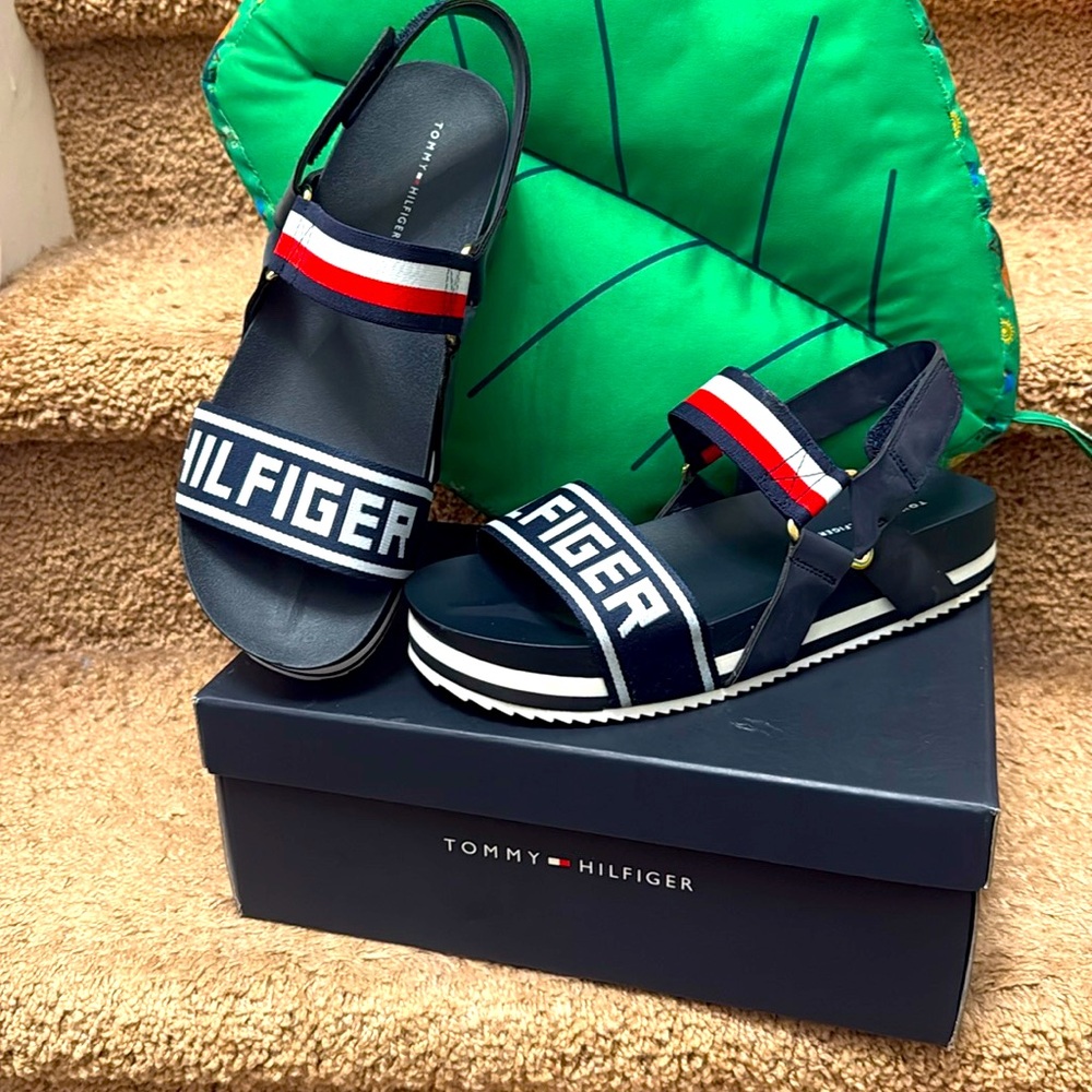 🌺Cute Tommy Hilfiger Sandals🌺